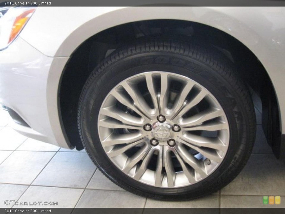 2011 Chrysler 200 Limited Wheel and Tire Photo #43255490