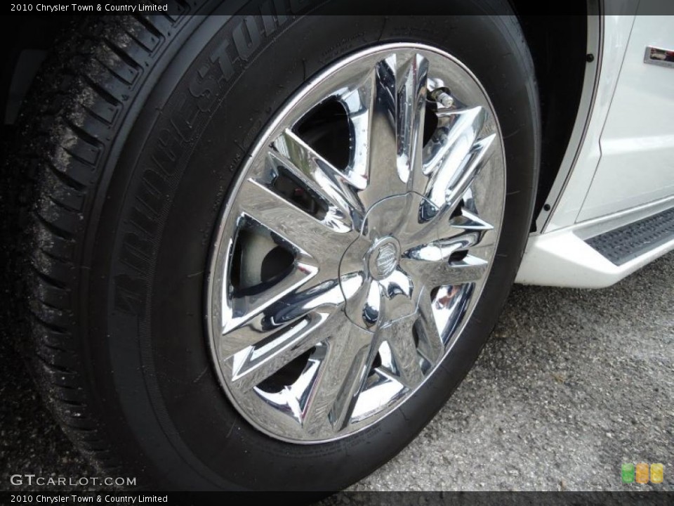2010 Chrysler Town & Country Limited Wheel and Tire Photo #43287418