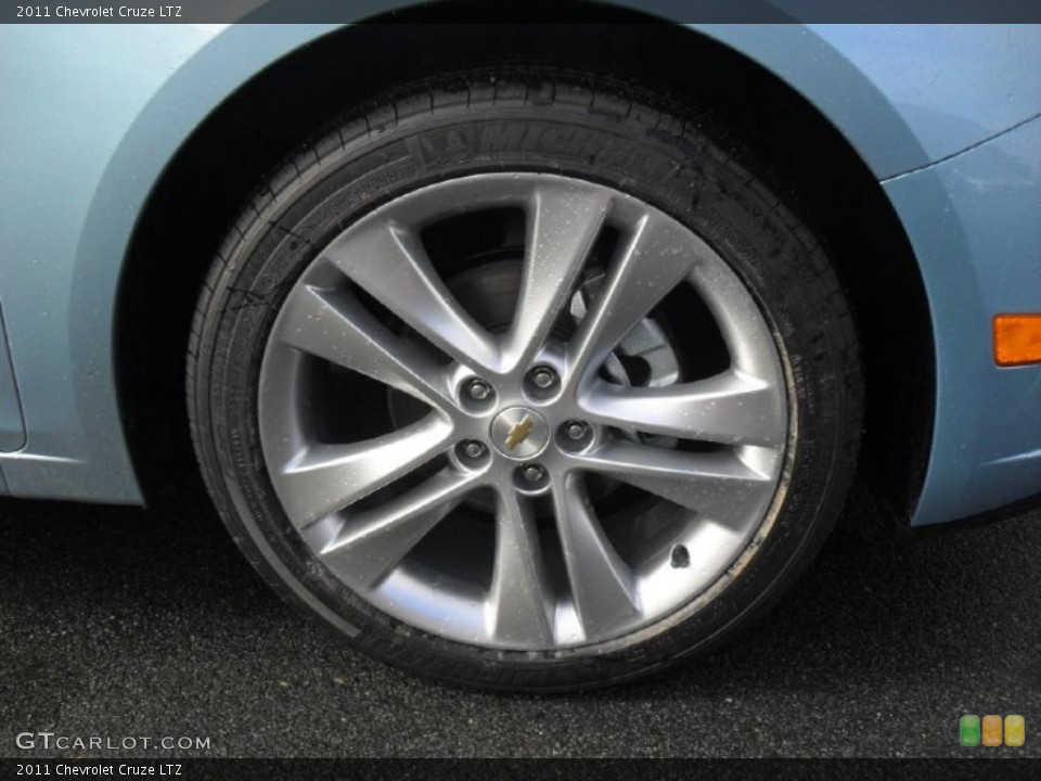 2011 Chevrolet Cruze LTZ Wheel and Tire Photo #43361643