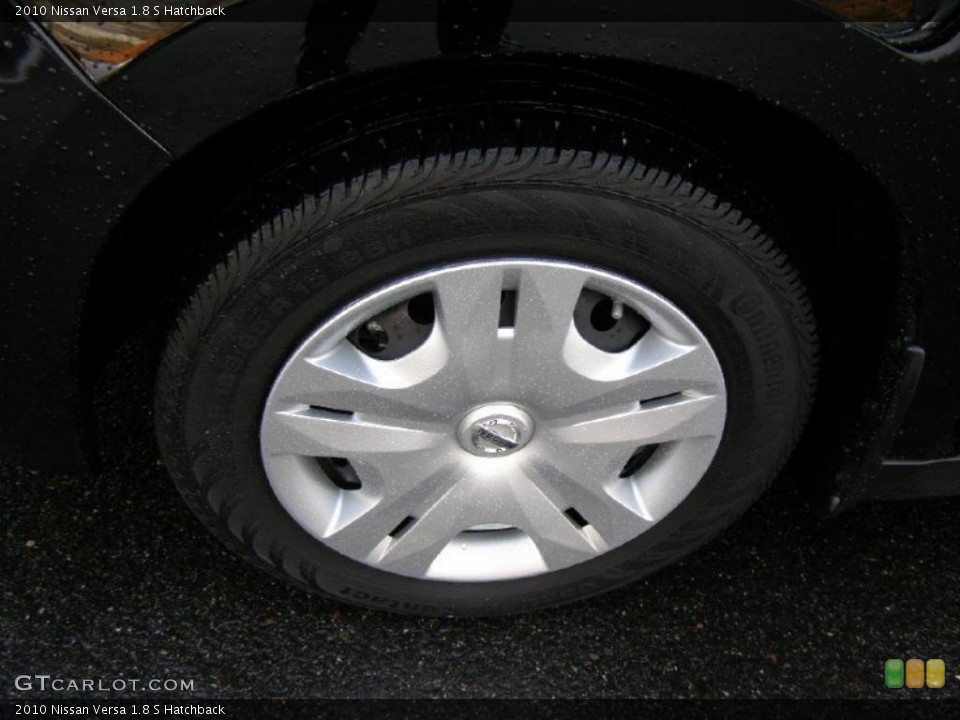 2010 Nissan Versa 1.8 S Hatchback Wheel and Tire Photo #43431277