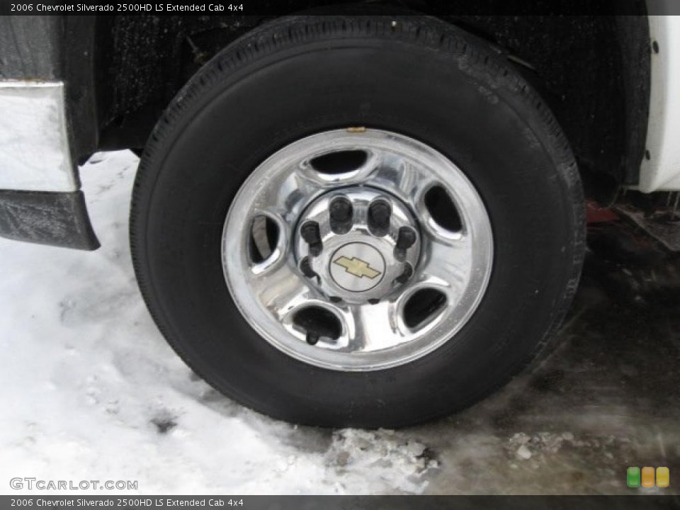 2006 Chevrolet Silverado 2500HD LS Extended Cab 4x4 Wheel and Tire Photo #43432434