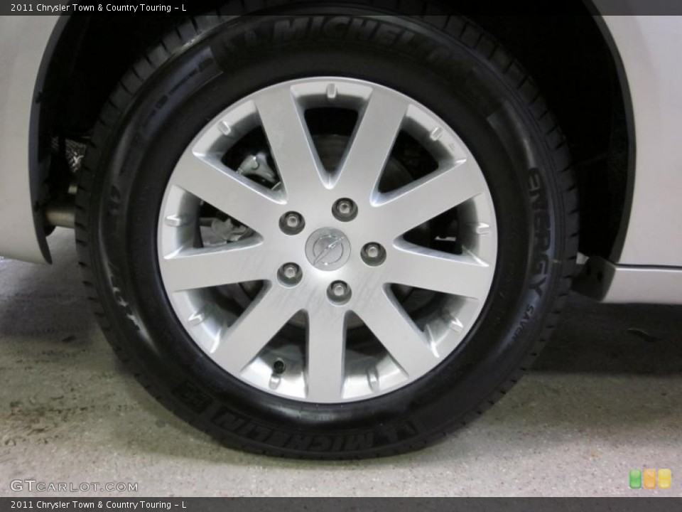 2011 Chrysler Town & Country Touring - L Wheel and Tire Photo #43475794
