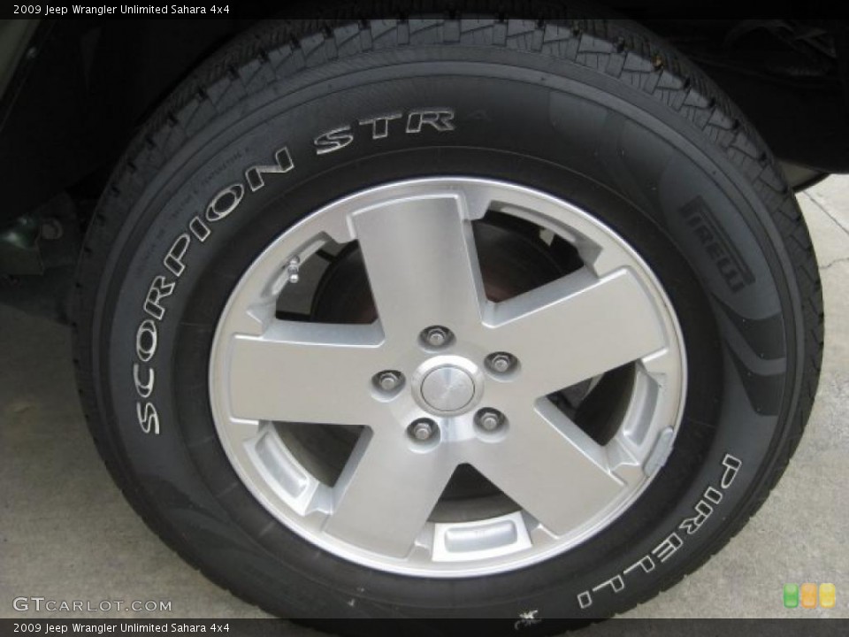 2009 Jeep Wrangler Unlimited Sahara 4x4 Wheel and Tire Photo #43544264