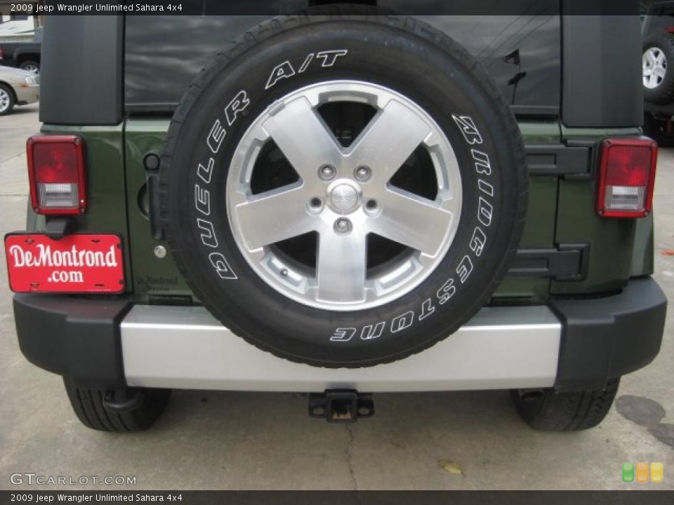 2009 Jeep Wrangler Unlimited Sahara 4x4 Wheel and Tire Photo #43544772