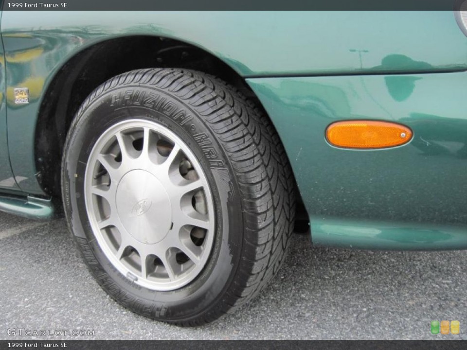 1999 Ford Taurus SE Wheel and Tire Photo #43549223