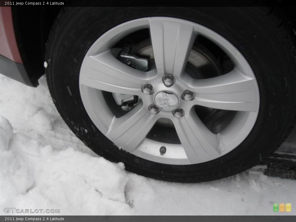 2011 Jeep Compass 2.4 Latitude Wheel and Tire Photo #43558242