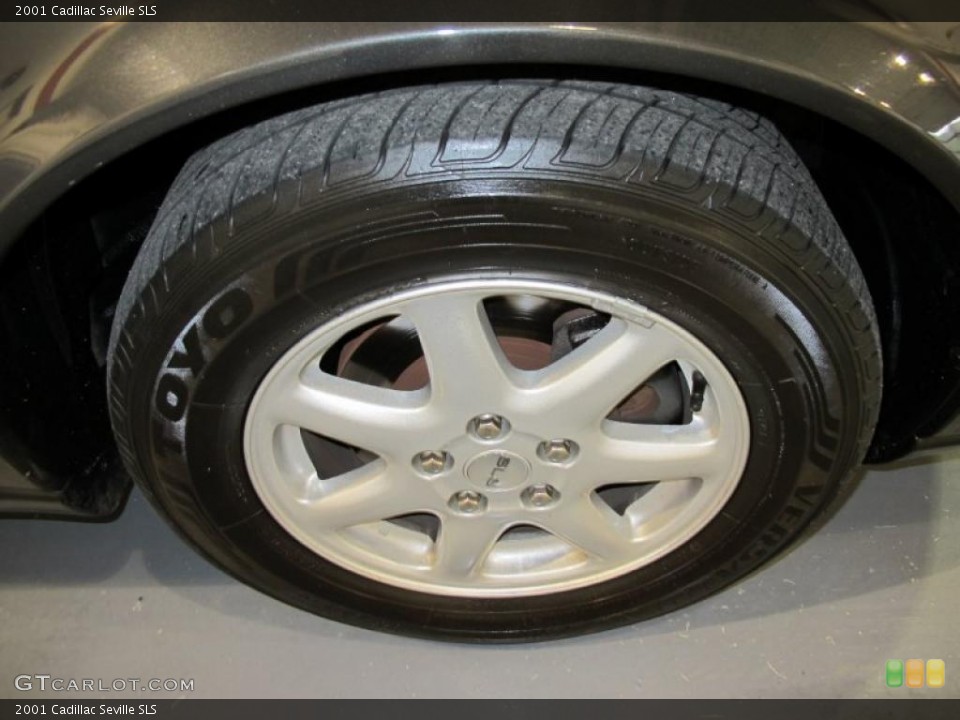 2001 Cadillac Seville SLS Wheel and Tire Photo #43575388