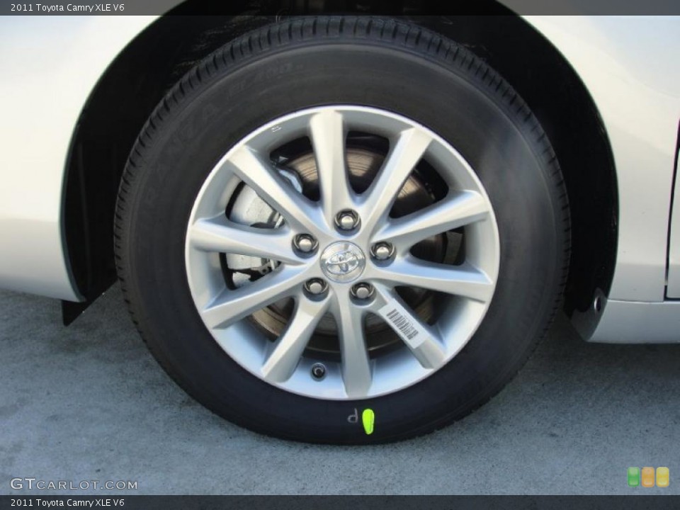 2011 Toyota Camry XLE V6 Wheel and Tire Photo #43636804