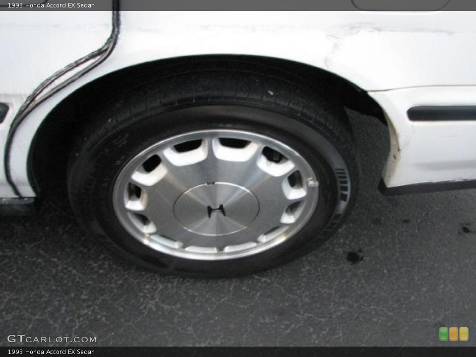 1993 Honda Accord EX Sedan Wheel and Tire Photo #43715896