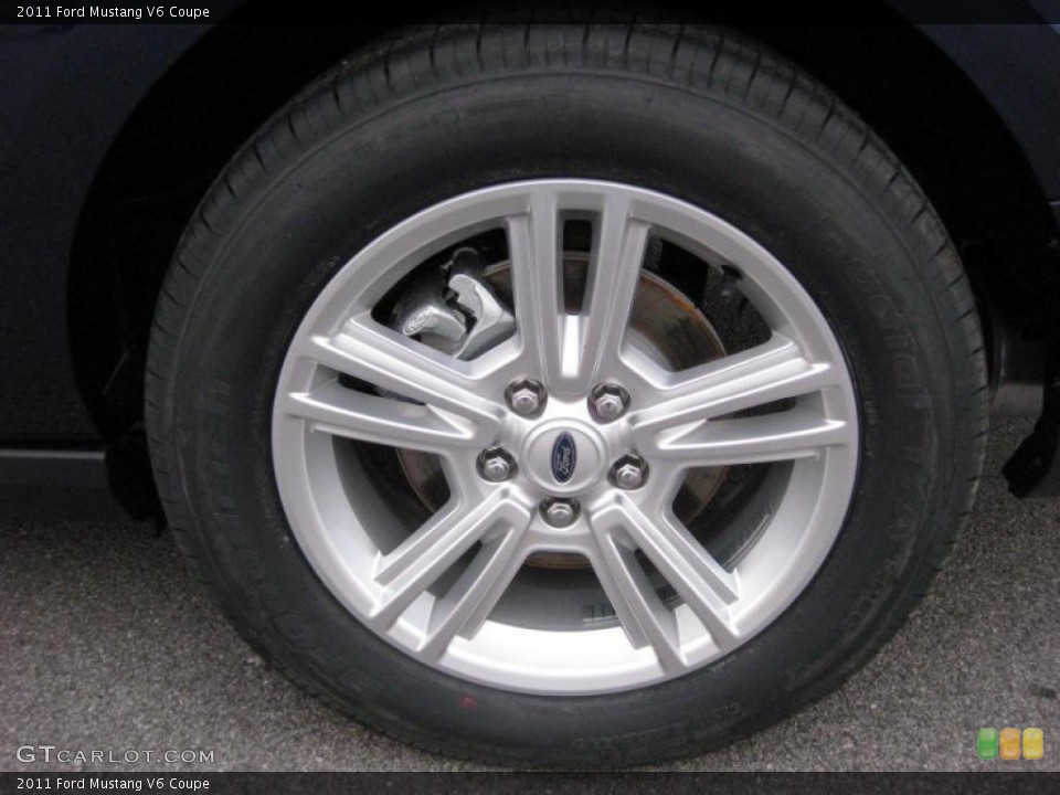 2011 Ford Mustang V6 Coupe Wheel and Tire Photo #43768947