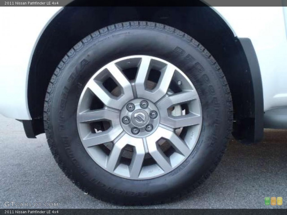 2011 Nissan Pathfinder LE 4x4 Wheel and Tire Photo #43782788