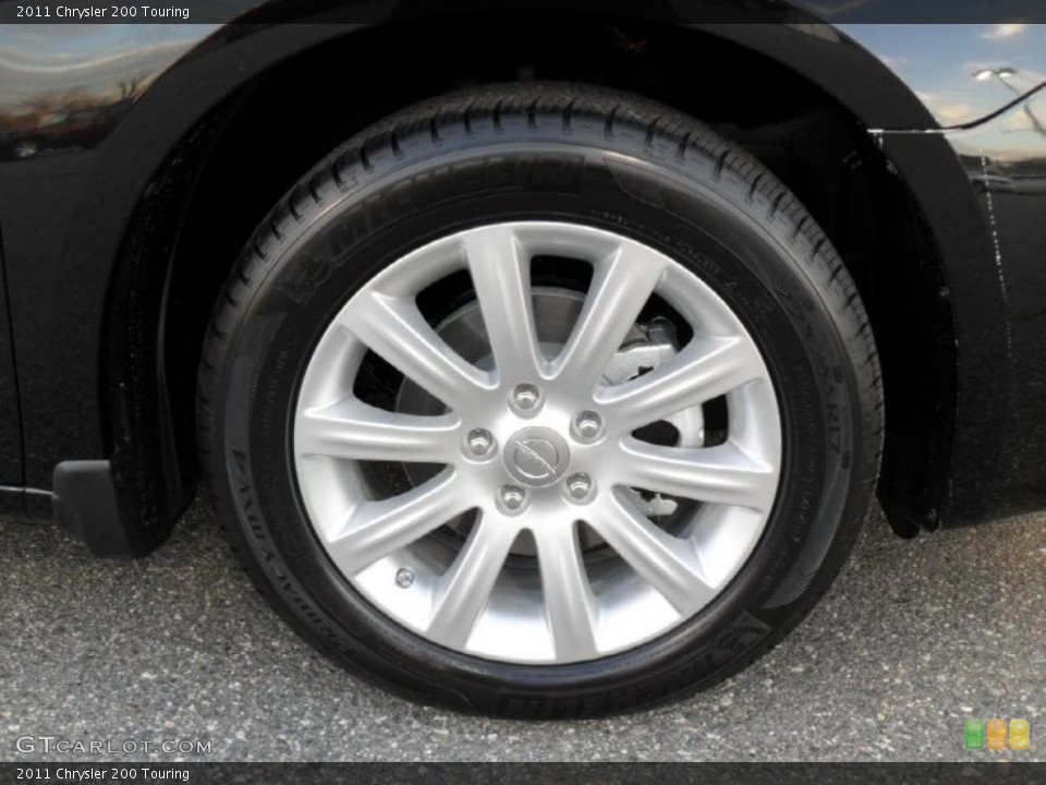 2011 Chrysler 200 Touring Wheel and Tire Photo #43795040