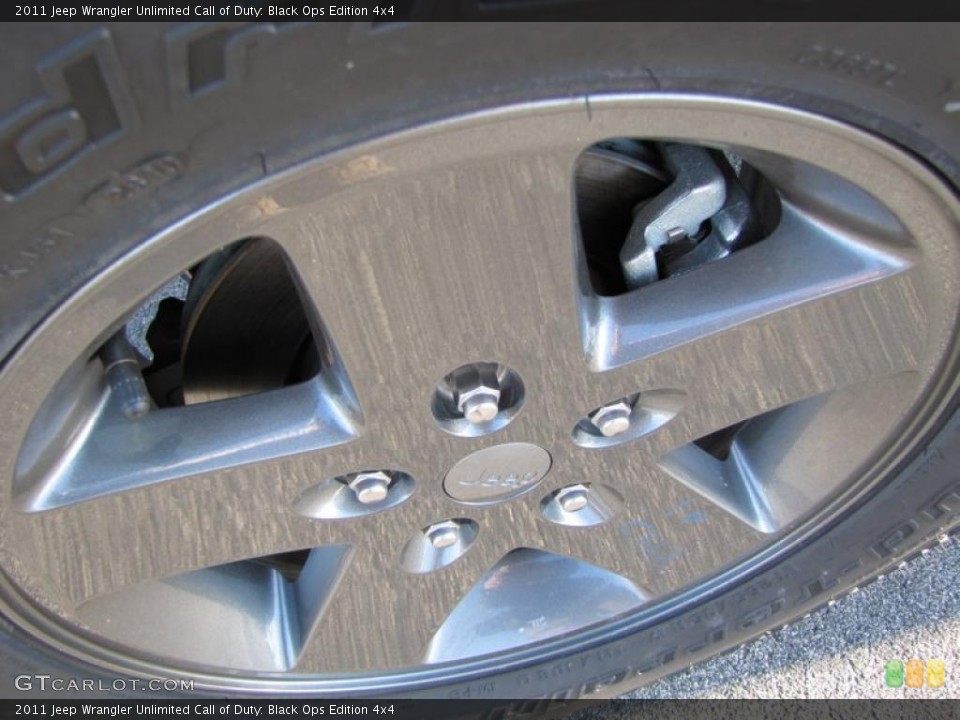 2011 Jeep Wrangler Unlimited Call of Duty: Black Ops Edition 4x4 Wheel and Tire Photo #43820123