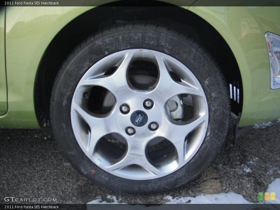 2011 Ford Fiesta SES Hatchback Wheel and Tire Photo #43827713