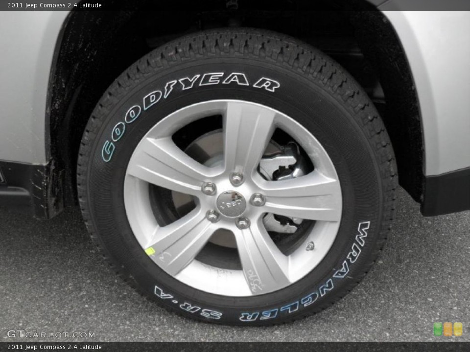 2011 Jeep Compass 2.4 Latitude Wheel and Tire Photo #43942075