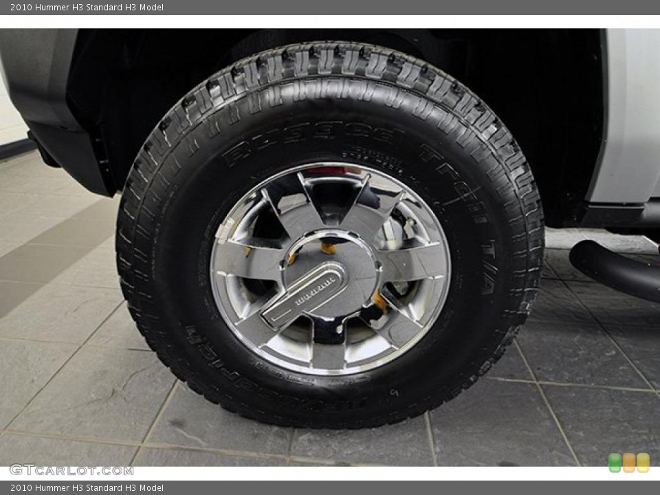 2010 Hummer H3  Wheel and Tire Photo #43959616