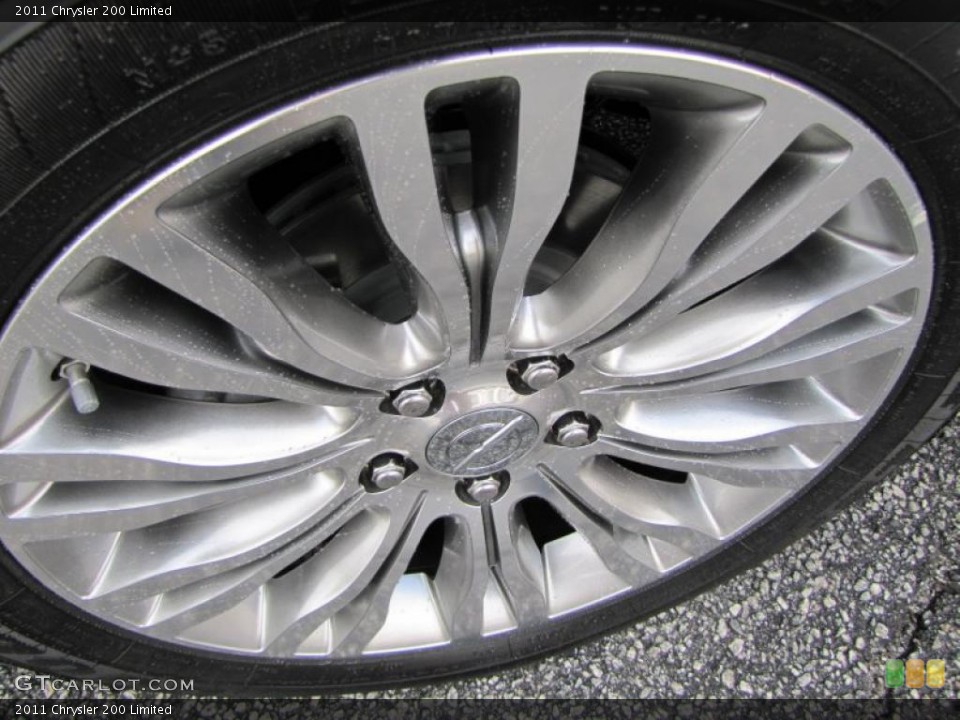 2011 Chrysler 200 Limited Wheel and Tire Photo #44053948
