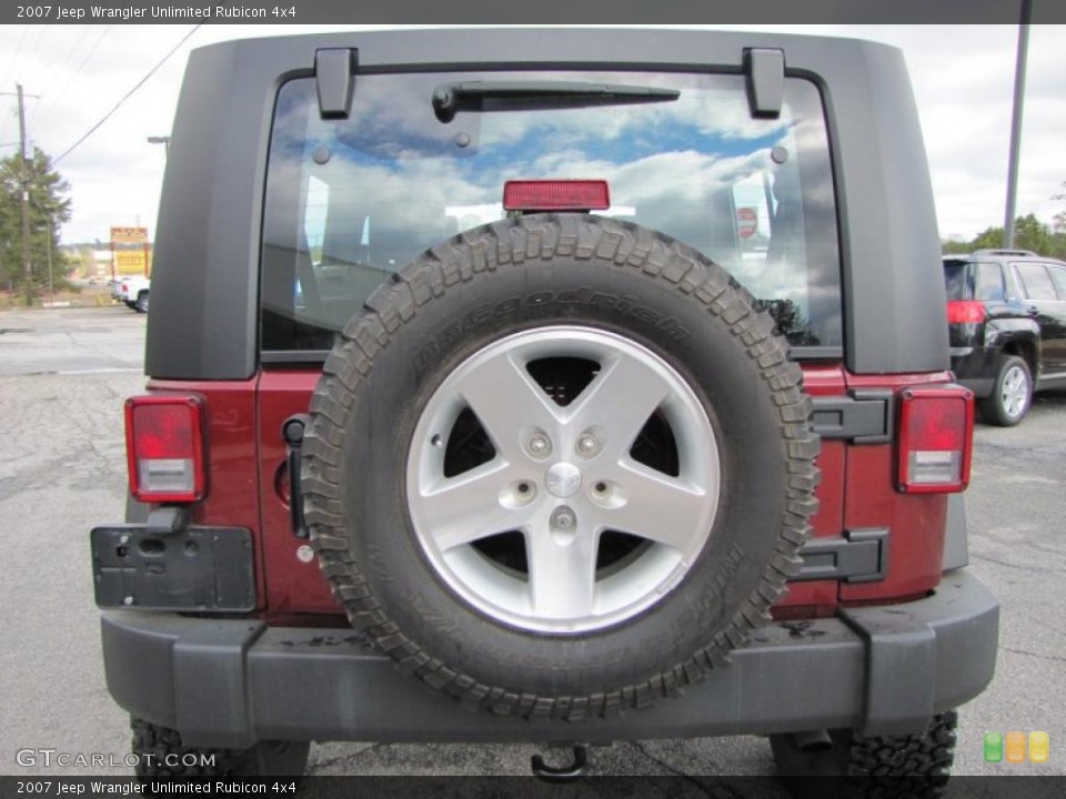 2007 Jeep Wrangler Unlimited Rubicon 4x4 Wheel and Tire Photo #44055902