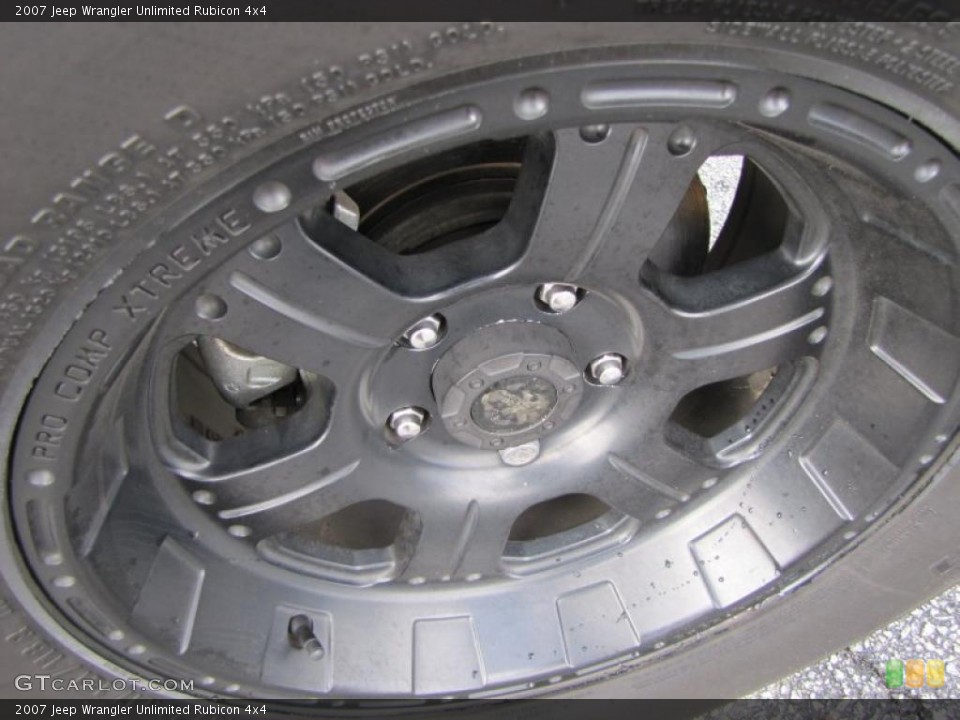 2007 Jeep Wrangler Unlimited Custom Wheel and Tire Photo #44055948
