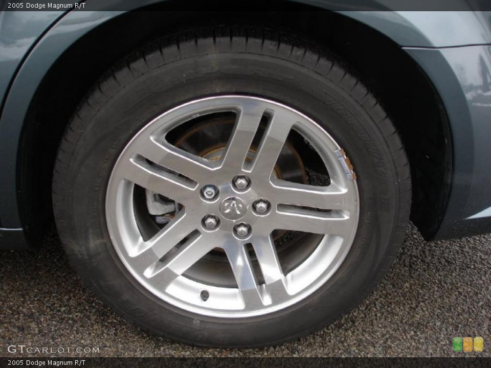 2005 Dodge Magnum R/T Wheel and Tire Photo #44238565