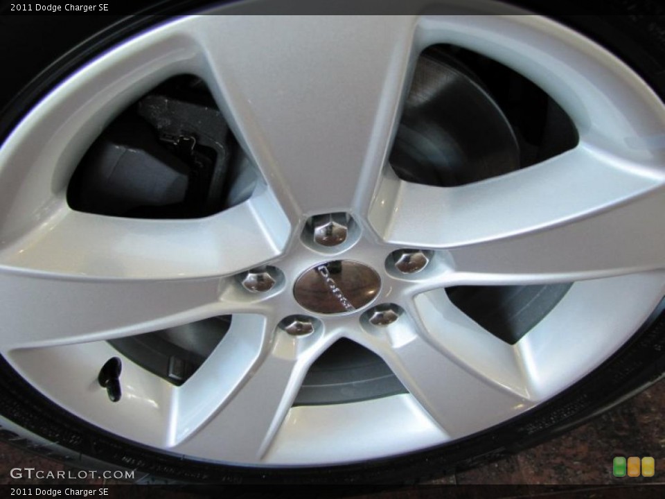 2011 Dodge Charger SE Wheel and Tire Photo #44356682