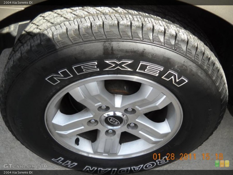 2004 Kia Sorento EX Wheel and Tire Photo #44388474