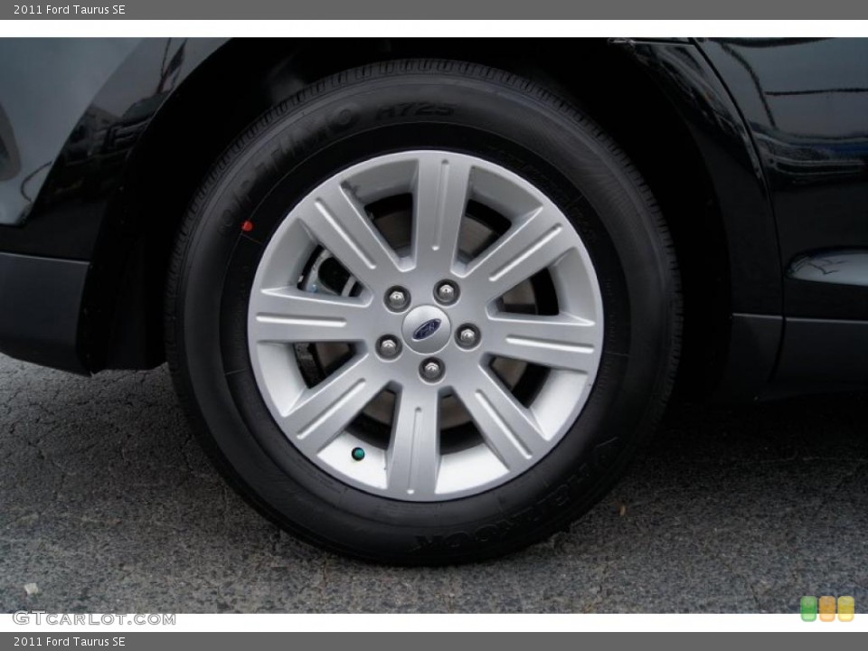 2011 Ford Taurus SE Wheel and Tire Photo #44523271