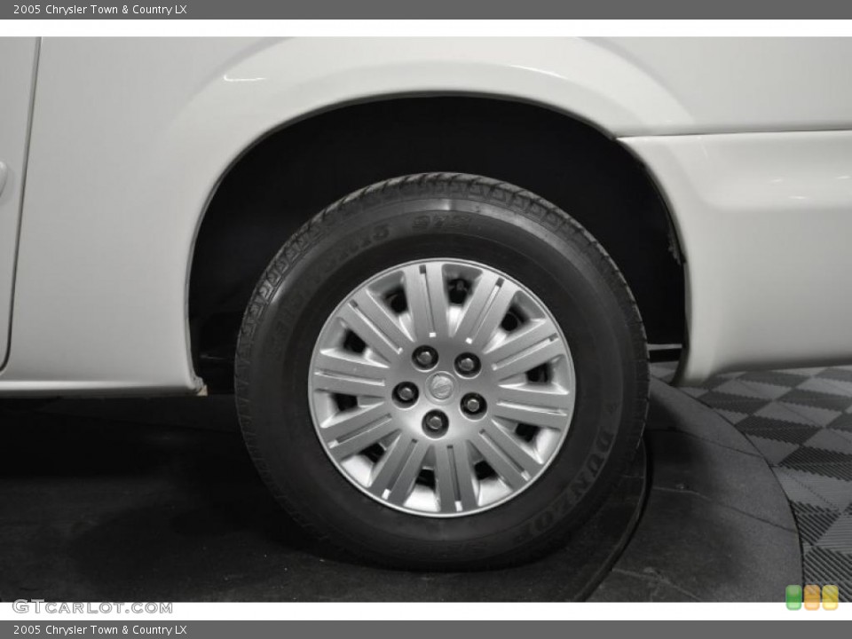 2005 Chrysler Town & Country LX Wheel and Tire Photo #44618433