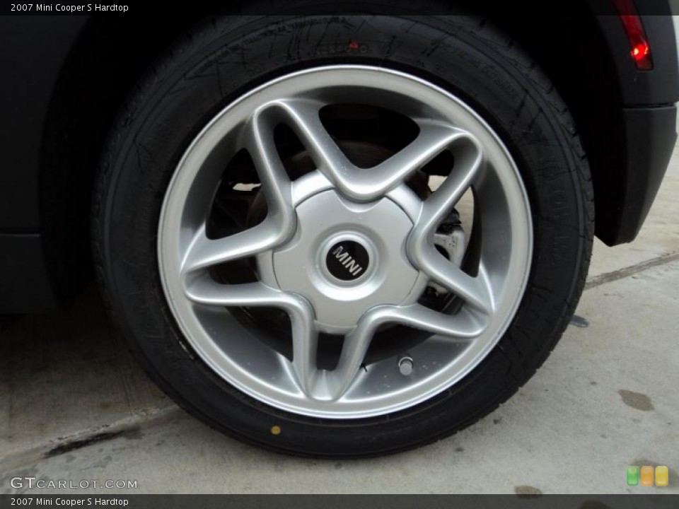 2007 Mini Cooper S Hardtop Wheel and Tire Photo #44631366