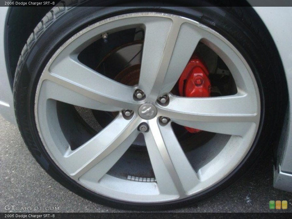 2006 Dodge Charger SRT-8 Wheel and Tire Photo #44655983