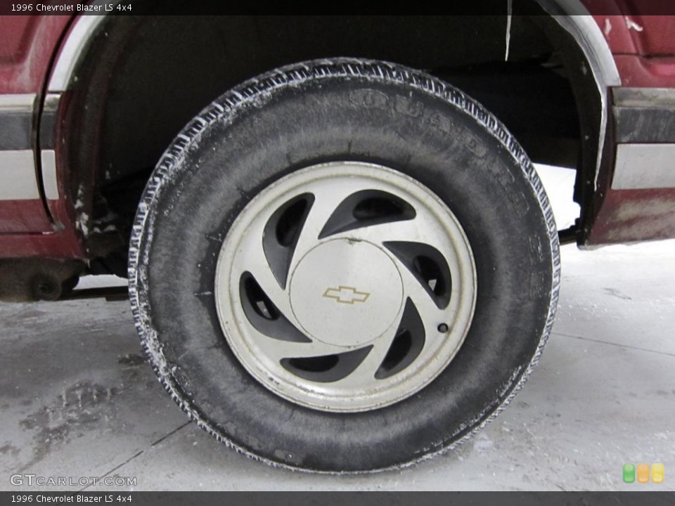 1996 Chevrolet Blazer LS 4x4 Wheel and Tire Photo #44656803