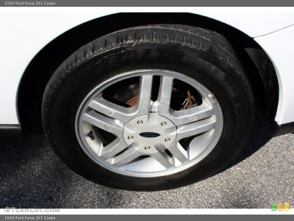 2000 Ford Focus ZX3 Coupe Wheel and Tire Photo #44667815