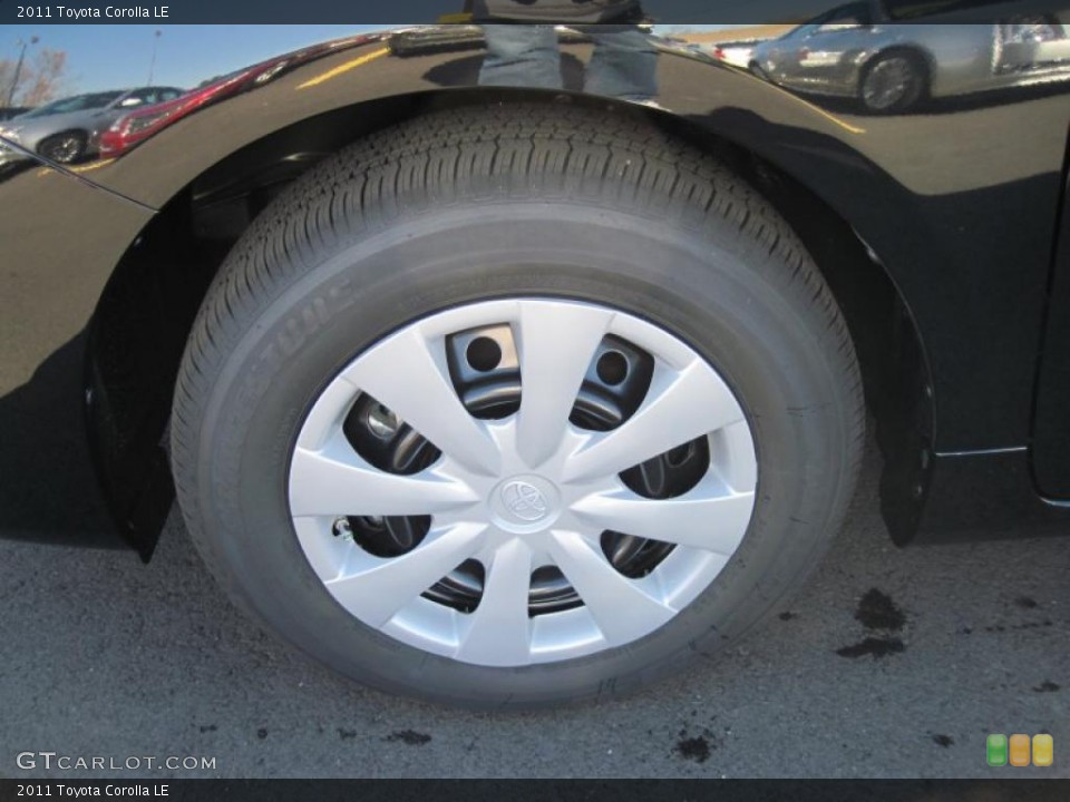 2011 Toyota Corolla LE Wheel and Tire Photo #44690801