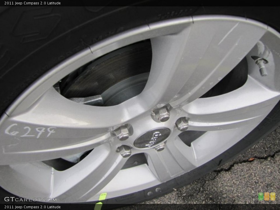 2011 Jeep Compass 2.0 Latitude Wheel and Tire Photo #44710712