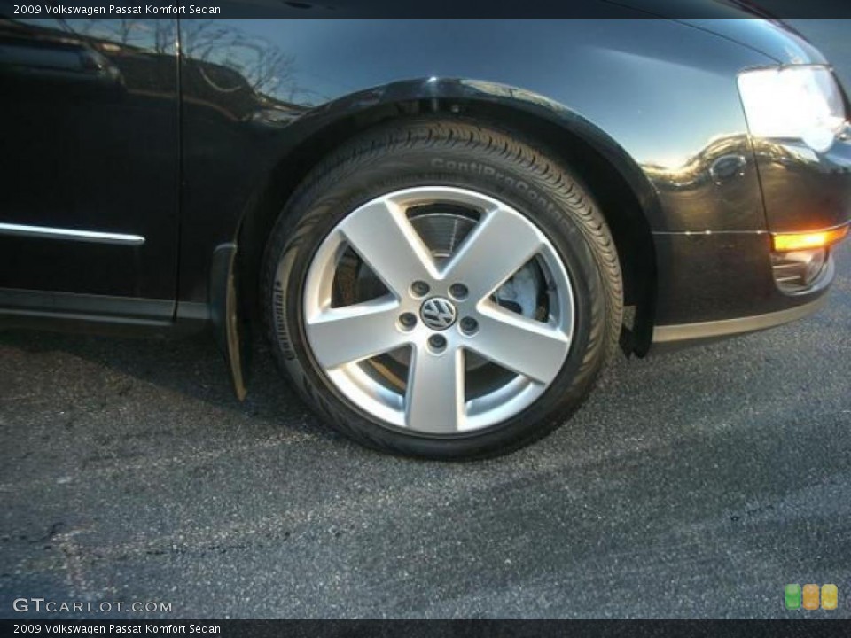 2009 Volkswagen Passat Komfort Sedan Wheel and Tire Photo #44730546