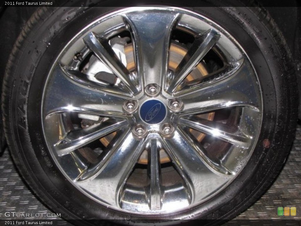 2011 Ford Taurus Limited Wheel and Tire Photo #44790434