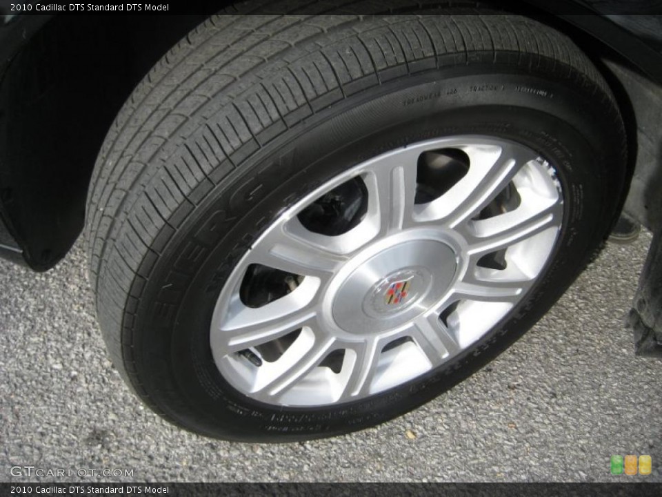 2010 Cadillac DTS  Wheel and Tire Photo #44873029