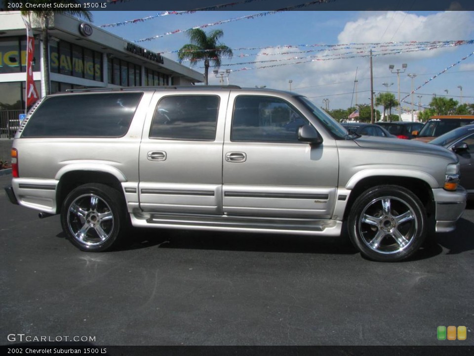 2002 Chevrolet Suburban Custom Wheel and Tire Photo #44882037