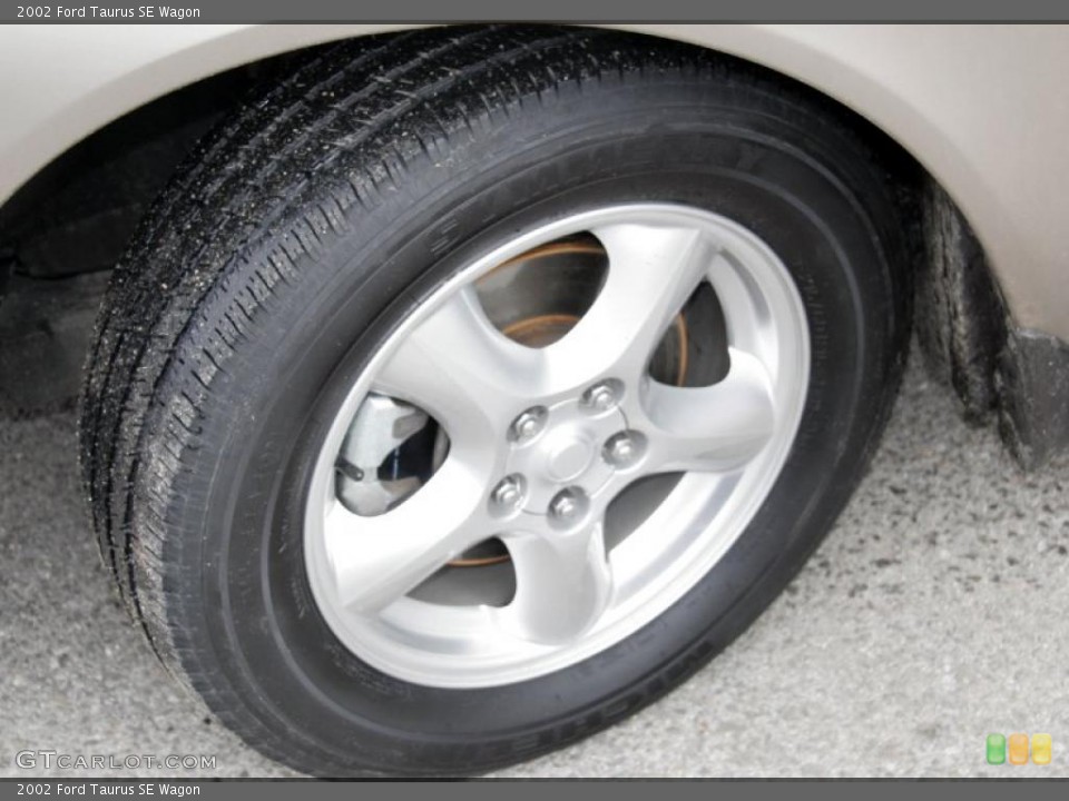 2002 Ford Taurus SE Wagon Wheel and Tire Photo #44883177