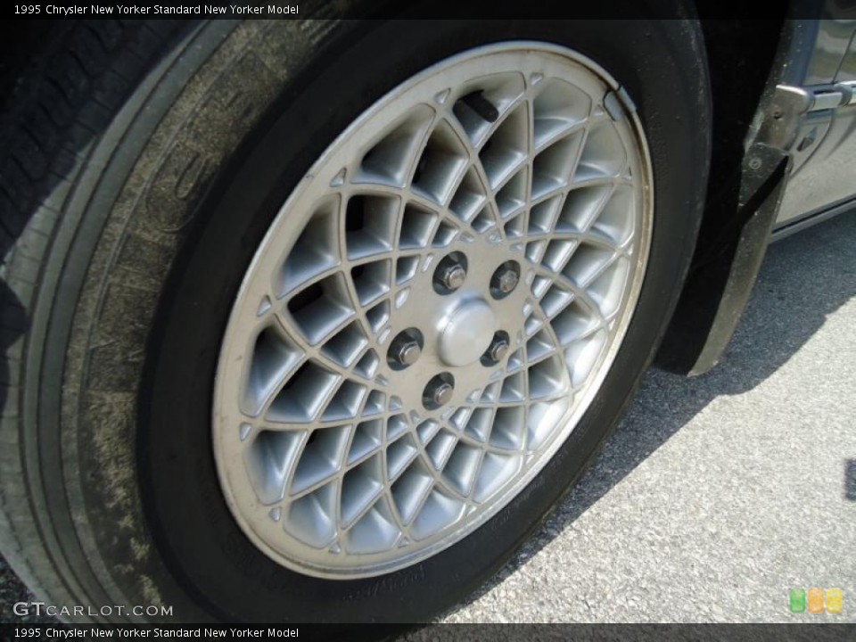 1995 Chrysler New Yorker Wheels and Tires