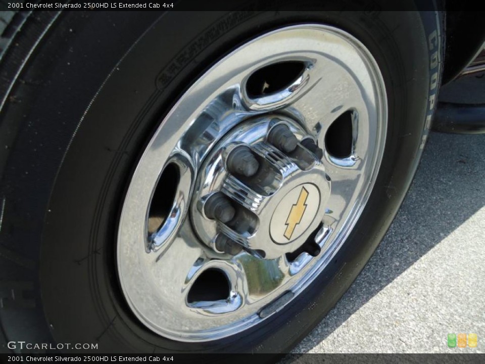 2001 Chevrolet Silverado 2500HD LS Extended Cab 4x4 Wheel and Tire Photo #44979522