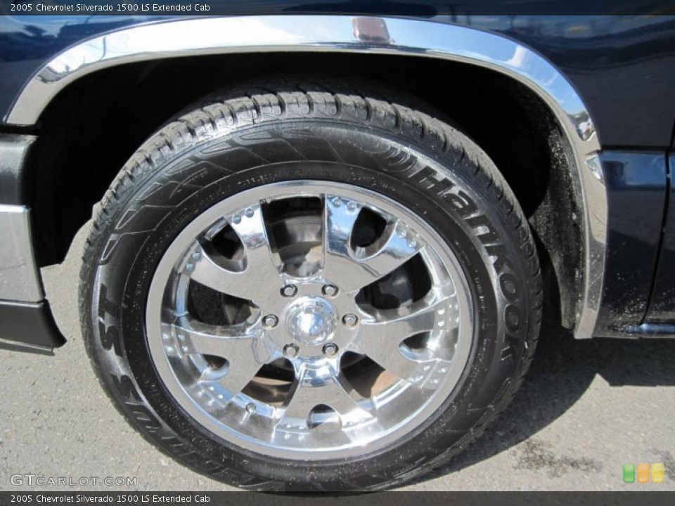 2005 Chevrolet Silverado 1500 Custom Wheel and Tire Photo #45012565
