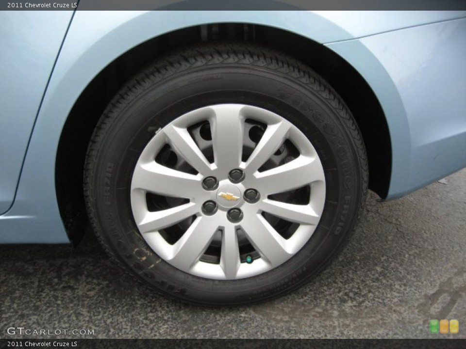2011 Chevrolet Cruze LS Wheel and Tire Photo #45017644