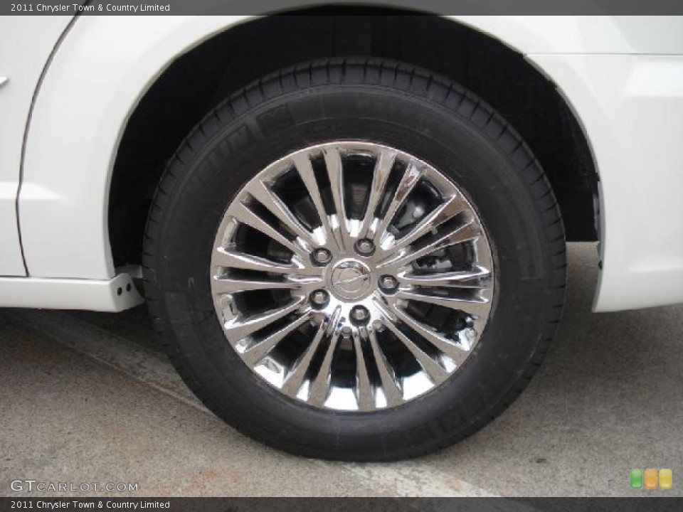 2011 Chrysler Town & Country Limited Wheel and Tire Photo #45029105
