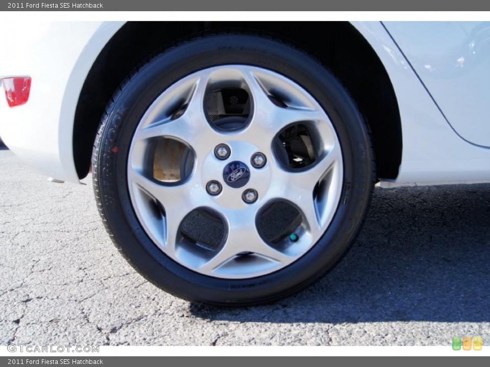 2011 Ford Fiesta SES Hatchback Wheel and Tire Photo #45115029