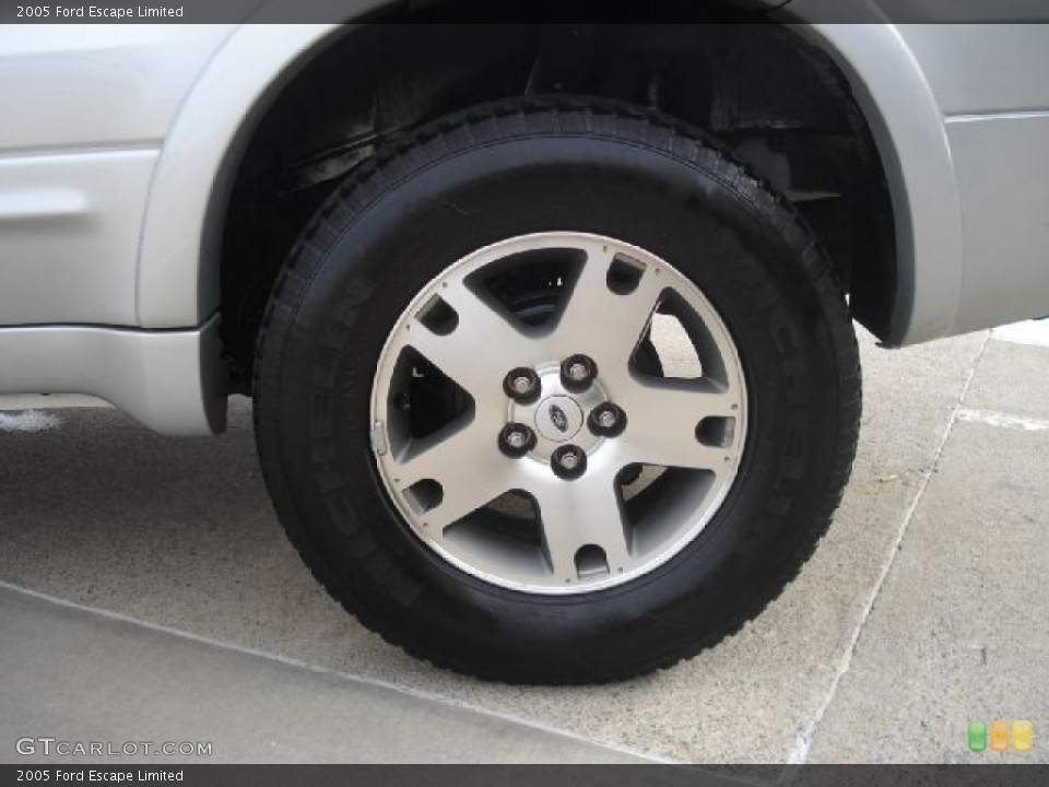 2005 Ford Escape Limited Wheel and Tire Photo #45164777