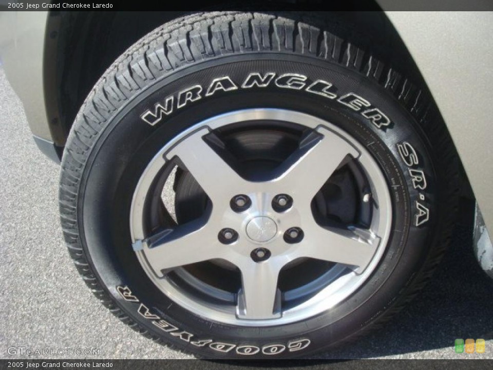 2005 Jeep Grand Cherokee Laredo Wheel and Tire Photo #45269020