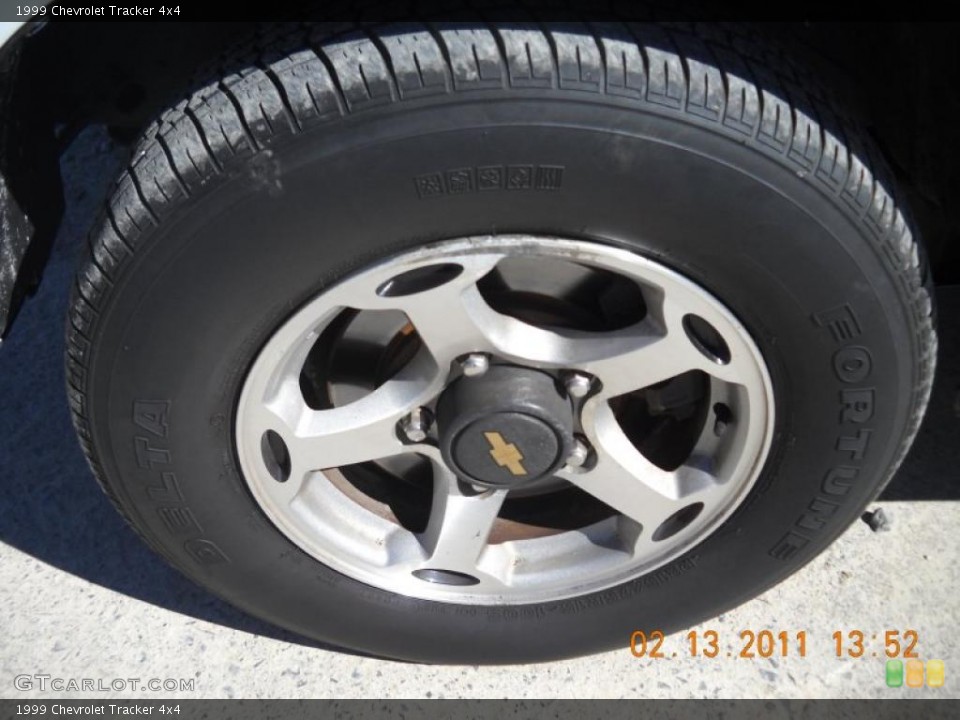 1999 Chevrolet Tracker Wheels and Tires