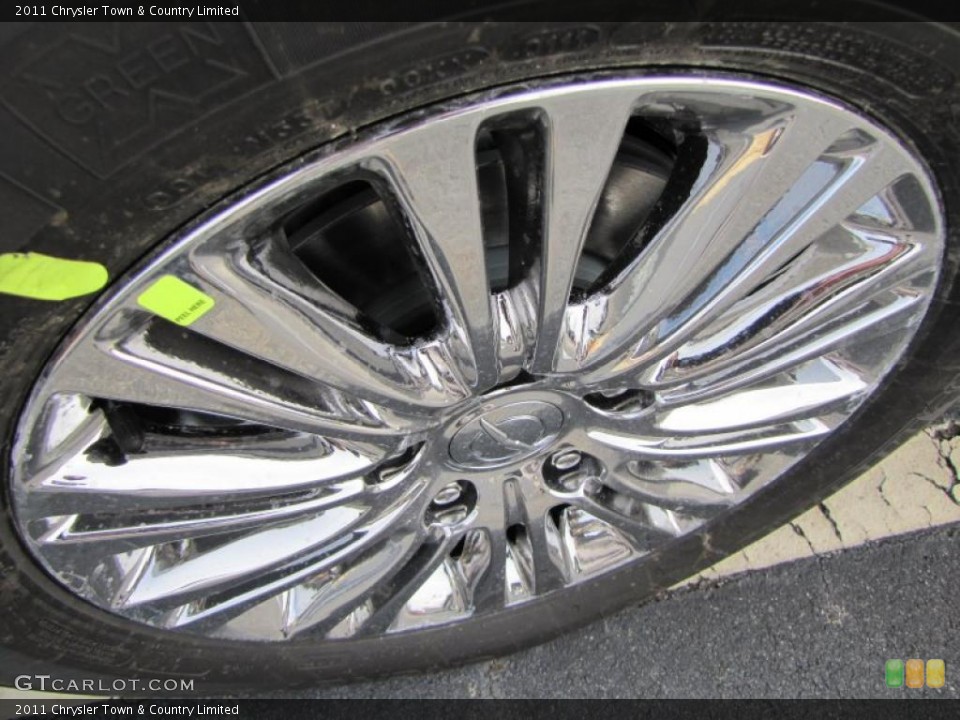 2011 Chrysler Town & Country Limited Wheel and Tire Photo #45345933