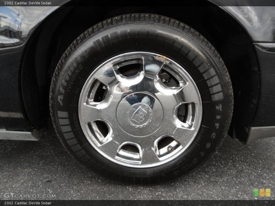 2002 Cadillac DeVille Sedan Wheel and Tire Photo #45372588